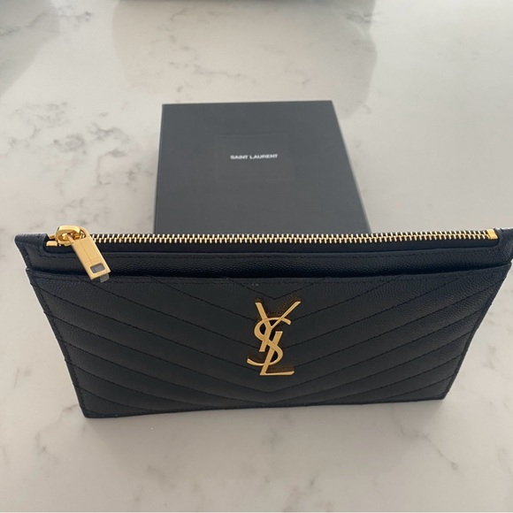 YSL Yves Saint Laurent - Picture 5 of 8